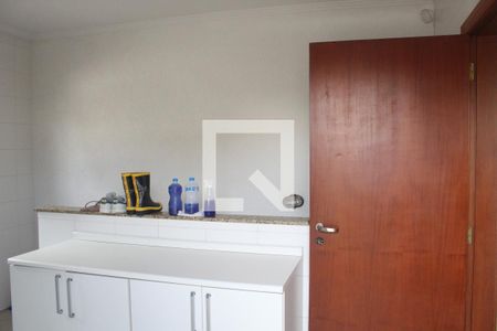 Casa para alugar com 300m², 3 quartos e 6 vagasLavanderia