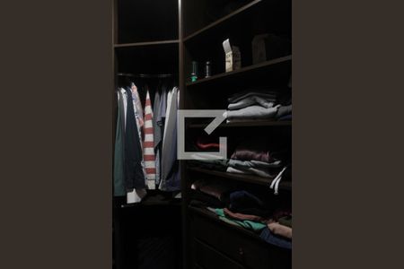 Casa para alugar com 300m², 3 quartos e 6 vagasCloset