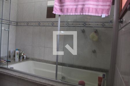 Casa para alugar com 300m², 3 quartos e 6 vagasBanheiro da Suíte 1