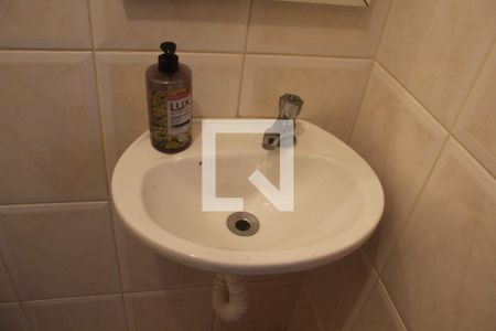 Casa para alugar com 300m², 3 quartos e 6 vagasBanheiro da garagem