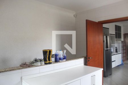 Casa para alugar com 300m², 3 quartos e 6 vagasLavanderia