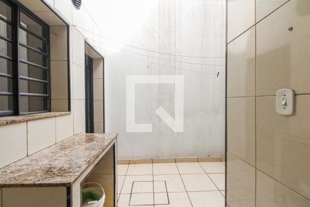 Casa à venda com 180m², 5 quartos e 1 vagaÁrea de serviço