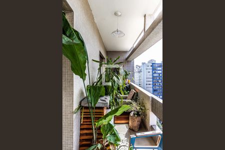 Apartamento para alugar com 200m², 3 quartos e 1 vagaVaranda