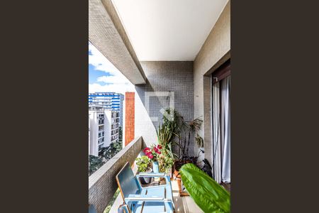 Apartamento para alugar com 200m², 3 quartos e 1 vagaVaranda