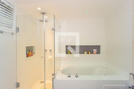 Apartamento à venda com 360m², 5 quartos e 2 vagasBanheiro da Suíte 4