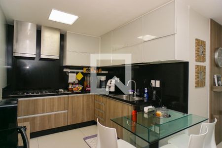 Apartamento à venda com 360m², 5 quartos e 2 vagasCozinha e Área de Serviço