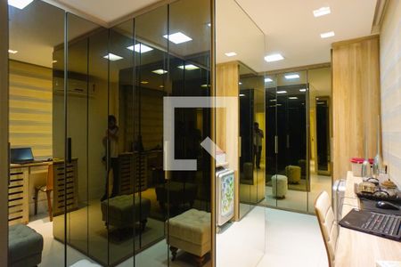 Apartamento à venda com 360m², 5 quartos e 2 vagasCloset da Suíte 1