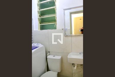 Studio banheiro de kitnet/studio à venda com 1 quarto, 25m² em Copacabana, Rio de Janeiro