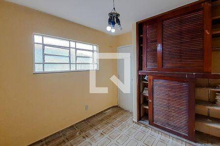 Casa à venda com 420m², 2 quartos e 1 vagaQuarto de Serviço