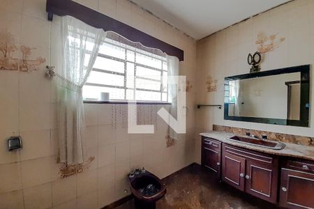 Casa à venda com 420m², 2 quartos e 1 vagaBanheiro 
