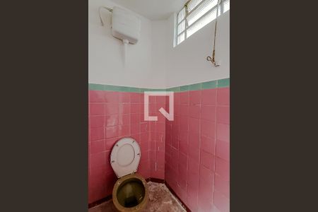 Casa à venda com 420m², 2 quartos e 1 vagaBanheiro de serviço  