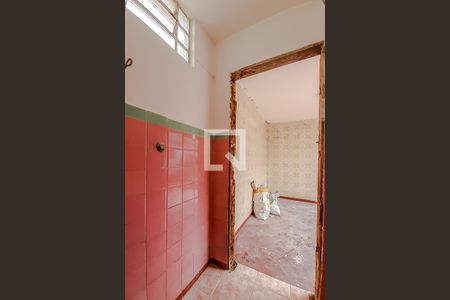 Casa à venda com 420m², 2 quartos e 1 vagaBanheiro de serviço  