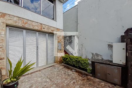 Casa à venda com 420m², 2 quartos e 1 vagaEntrada