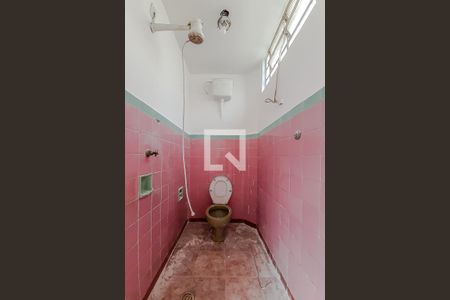 Casa à venda com 420m², 2 quartos e 1 vagaBanheiro de serviço  