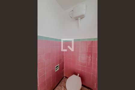 Casa à venda com 420m², 2 quartos e 1 vagaBanheiro de serviço  