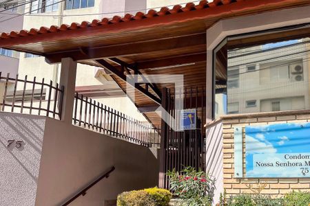 Apartamento para alugar com 64m², 2 quartos e 1 vagaFachada + plaquinha