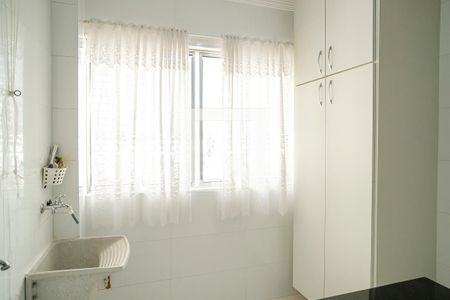 Apartamento para alugar com 64m², 2 quartos e 1 vagaÁrea de serviço