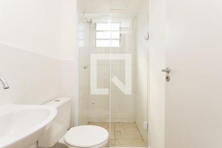 Banheiro de apartamento para alugar com 2 quartos, 42m² em Vila Alzira, Guarulhos