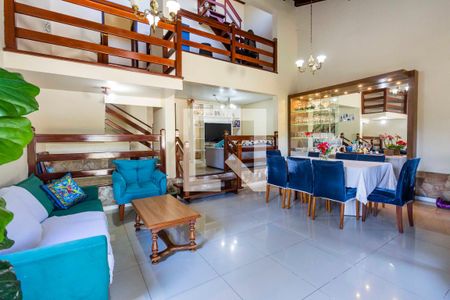 Sala de casa à venda com 3 quartos, 280m² em Morro Santana, Porto Alegre