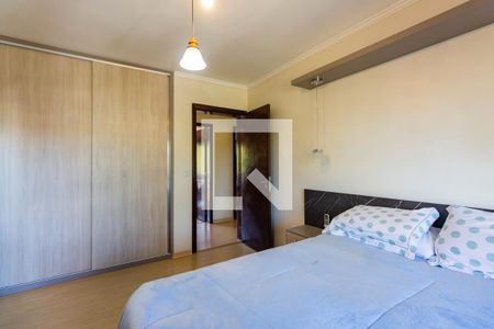 Casa à venda com 280m², 3 quartos e 6 vagas Casa à venda com 280m², 3 quartos e 6 vagasQuarto 2