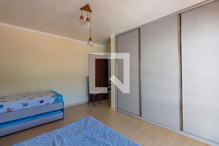 Casa à venda com 280m², 3 quartos e 6 vagas Casa à venda com 280m², 3 quartos e 6 vagasQuarto 1