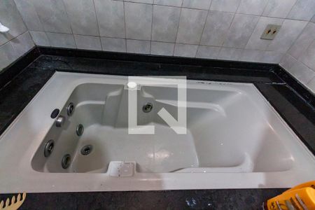 Casa à venda com 280m², 3 quartos e 6 vagas Casa à venda com 280m², 3 quartos e 6 vagasBanheiro 2
