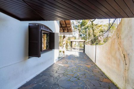 Casa à venda com 280m², 3 quartos e 6 vagas Casa à venda com 280m², 3 quartos e 6 vagasGaragem