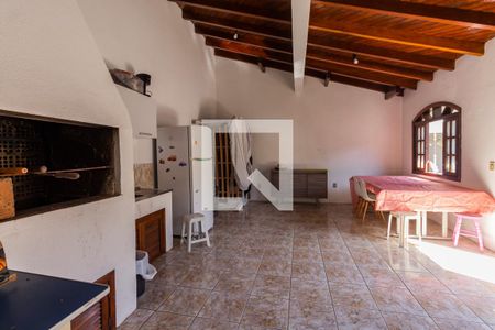Casa à venda com 280m², 3 quartos e 6 vagas Casa à venda com 280m², 3 quartos e 6 vagasSalão de festas