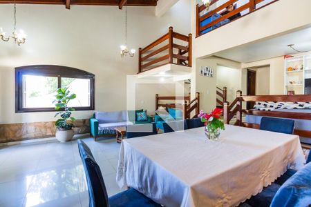 Sala de casa à venda com 3 quartos, 280m² em Morro Santana, Porto Alegre