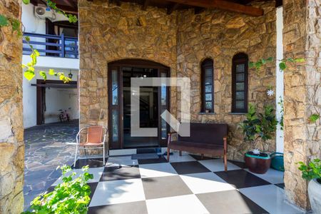 Casa à venda com 280m², 3 quartos e 6 vagas Casa à venda com 280m², 3 quartos e 6 vagasFachada da casa