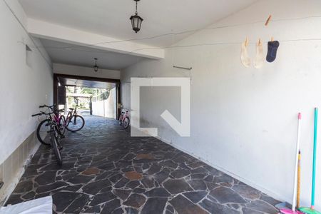 Casa à venda com 280m², 3 quartos e 6 vagas Casa à venda com 280m², 3 quartos e 6 vagasGaragem
