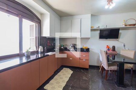 Casa à venda com 280m², 3 quartos e 6 vagas Casa à venda com 280m², 3 quartos e 6 vagasCozinha