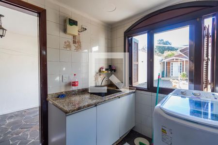 Casa à venda com 280m², 3 quartos e 6 vagas Casa à venda com 280m², 3 quartos e 6 vagasLavanderia