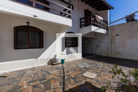 Casa à venda com 280m², 3 quartos e 6 vagas Casa à venda com 280m², 3 quartos e 6 vagasPatio