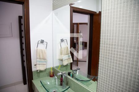 Casa à venda com 150m², 4 quartos e 4 vagasBanheiro Social