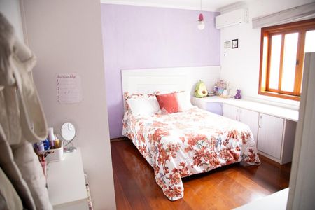 Casa à venda com 150m², 4 quartos e 4 vagasSuíte 2