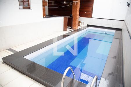 Casa à venda com 150m², 4 quartos e 4 vagasPiscina