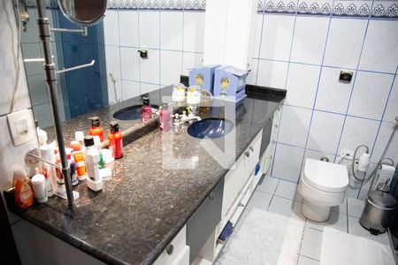 Casa à venda com 150m², 4 quartos e 4 vagasBanheiro da Suíte 1
