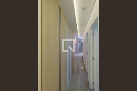 Apartamento à venda com 66m², 2 quartos e 1 vaga Apartamento à venda com 66m², 2 quartos e 1 vagaCorredor- Armário