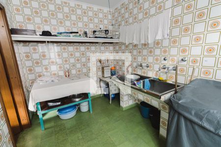 Casa à venda com 438m², 4 quartos e 4 vagasLavanderia