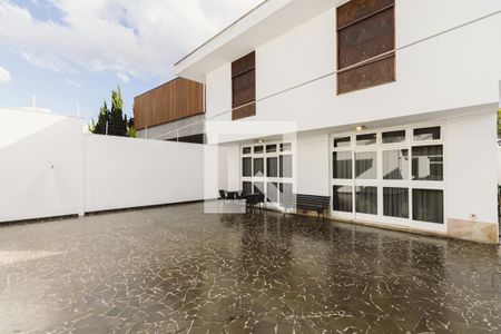 Casa à venda com 438m², 4 quartos e 4 vagasQuintal