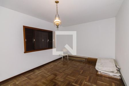 Casa à venda com 438m², 4 quartos e 4 vagasEdícula Quarto 2