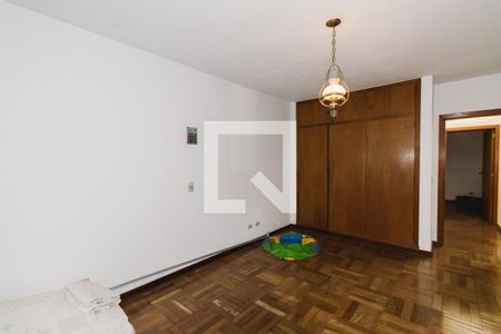 Casa à venda com 438m², 4 quartos e 4 vagasEdícula Quarto 2