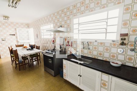 Casa à venda com 438m², 4 quartos e 4 vagasCozinha