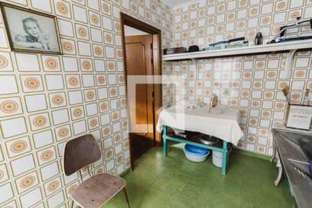 Casa à venda com 438m², 4 quartos e 4 vagasLavanderia