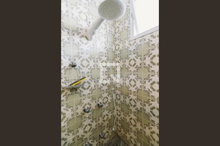 Casa à venda com 438m², 4 quartos e 4 vagasBanheiro da Suíte 4 Chuveiro