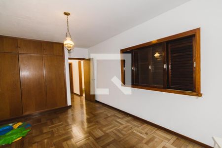Casa à venda com 438m², 4 quartos e 4 vagasEdícula Quarto 2
