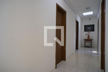 Corredor de kitnet/studio para alugar com 1 quarto, 10m² em Lagoa da Conceição, Florianópolis