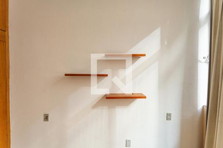 Apartamento para alugar com 70m², 2 quartos e sem vaga Apartamento para alugar com 70m², 2 quartos e sem vagaPrateleira do Quarto 2