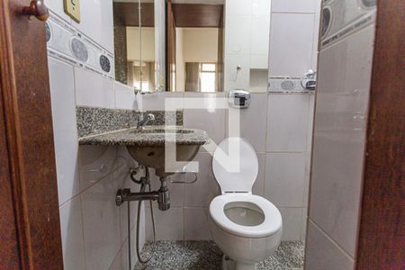 Apartamento para alugar com 70m², 2 quartos e sem vaga Apartamento para alugar com 70m², 2 quartos e sem vagaBanheiro da Suíte